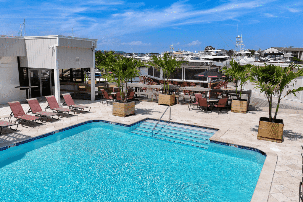 channel-club-marina-lp-bottom-6
